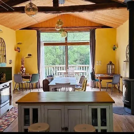 Ancien Moulin Dans Un Cadre Idyllique