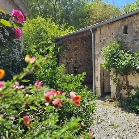 Hébergement de vacances Ancien Moulin Dans Un Cadre Idyllique *