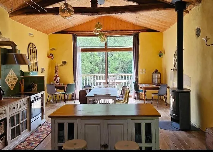 Ancien Moulin Dans Un Cadre Idyllique